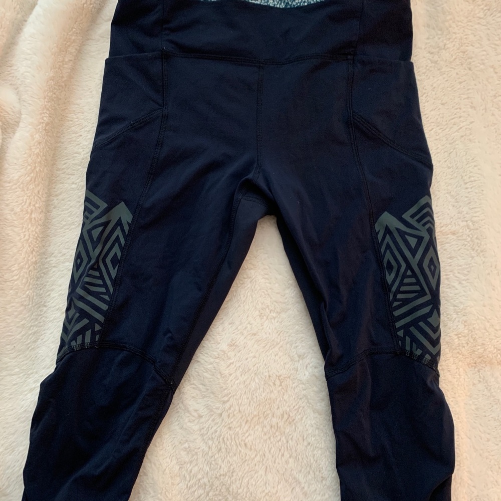 Navy Blue Lululemon Cropped Leggings